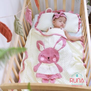 Set 2 món gối chăn xô muslin cho bé Thỏ Hồng Bunny