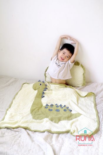 Set 2 món gối chăn xô muslin cho bé Khủng Long Dino Green