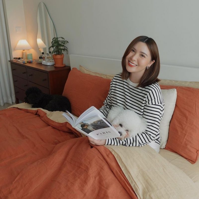 heominhon Thay bộ chăn ga cho tuần mới thật nhiều năng lượng ⚡️. Nay Heo thay bộ ga chất l... 1139P 3